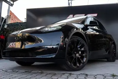 Tesla Model Y 2023 - 36990 EUR, 86000 km - AUTO.MOTO.pt - 86000km - foto 2 de 33