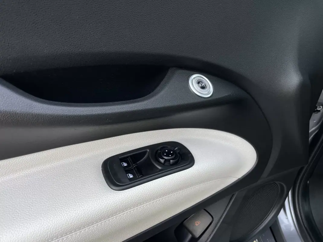 Fiat 500e 2022 - 17995 EUR, 18338 km - AUTO.MOTO.pt - 18338km - foto 32 de 45