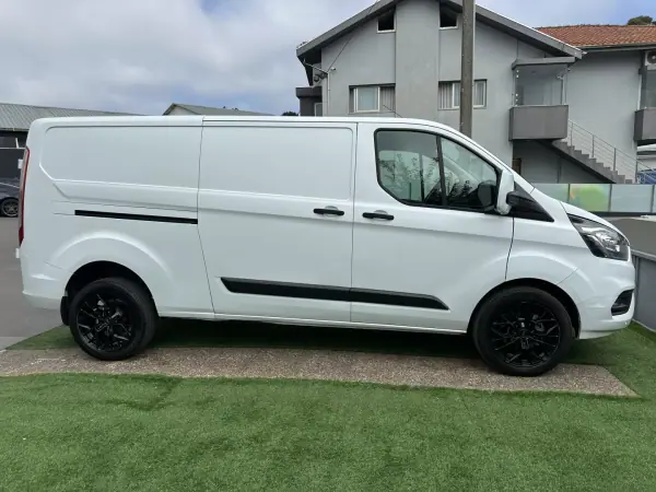 Ford Transit 2020 - 16900 EUR, 200000 km - AUTO.MOTO.pt - 200000km - foto 7 de 37