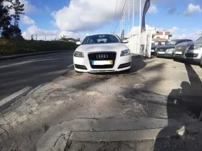 Audi A3 Sportback 2010 - 9900 EUR, 224980 km - AUTO.MOTO.pt - 224980km - foto 4 de 34