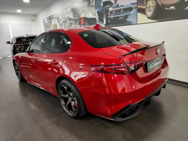 Alfa Romeo Giulia 2018 - 62500 EUR, 53000 km - AUTO.MOTO.pt - 53000km - foto 22 de 60