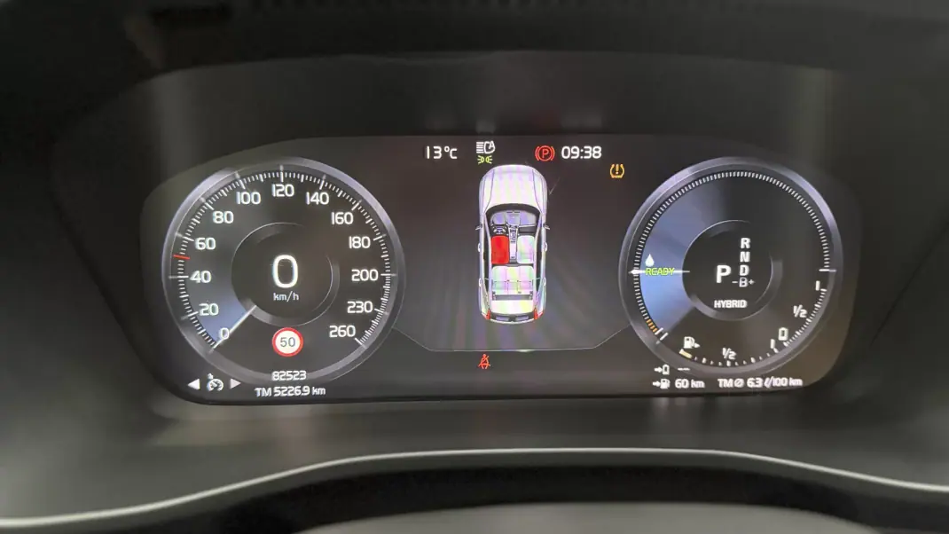 Volvo XC 40 2023 - 31500 EUR, 82000 km - AUTO.MOTO.pt - 82000km - foto 18 de 24