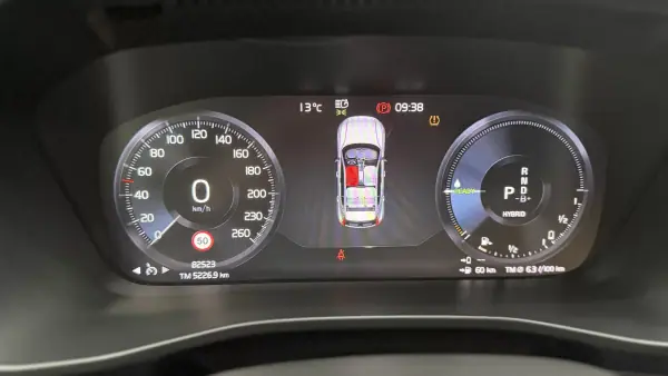 Volvo XC 40 2023 - 31500 EUR, 82000 km - AUTO.MOTO.pt - 82000km - foto 18 de 24