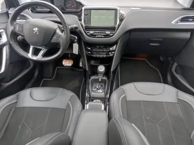 Peugeot 2008 2016 - 12200 EUR, 107000 km - AUTO.MOTO.pt - 107000km - foto 14 de 20
