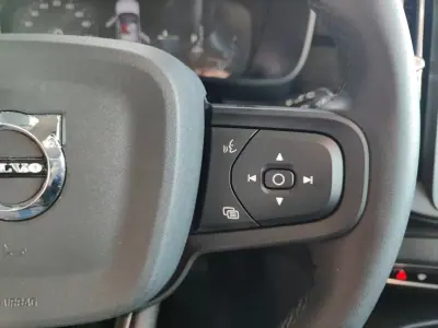 Volvo XC 40 2023 - 37650 EUR, 24400 km - AUTO.MOTO.pt - 24400km - foto 28 de 36