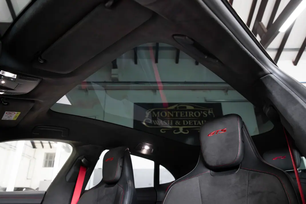 Porsche Taycan Sport Turismo 2023 - 101400 EUR, 46000 km - AUTO.MOTO.pt - 46000km - foto 11 de 12