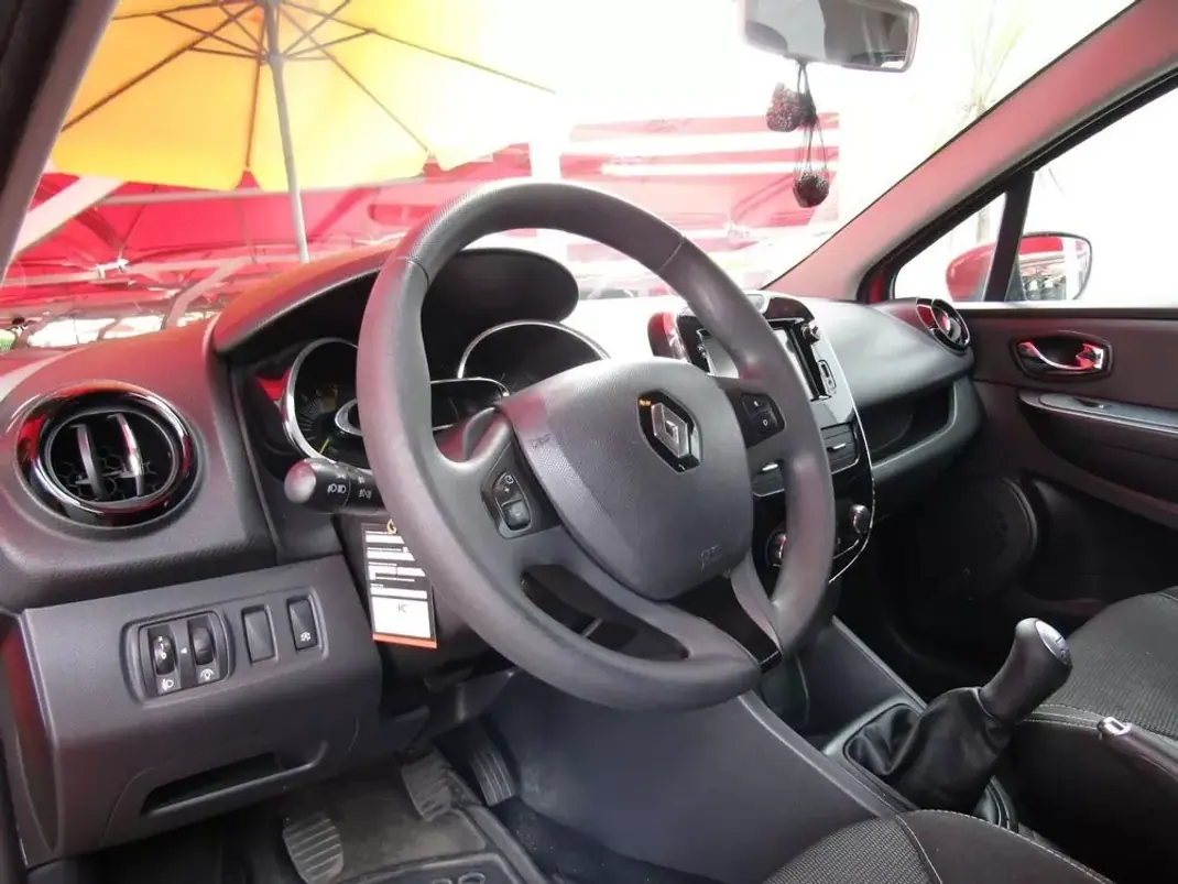 Renault Clio Sport Tourer 2014 - 8499 EUR, 167211 km - 167211km - foto 8 de 14