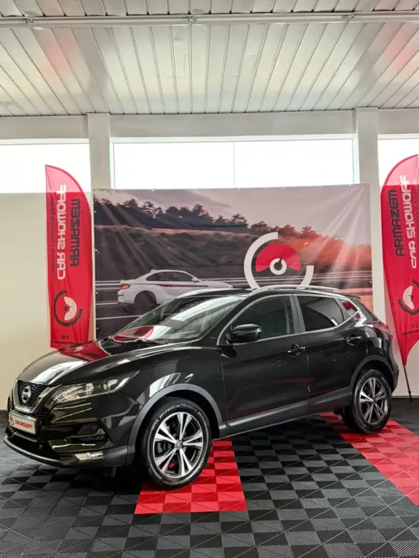 Nissan Qashqai 2018 - 14900 EUR, 136000 km - AUTO.MOTO.pt - 136000km - foto 3 de 9