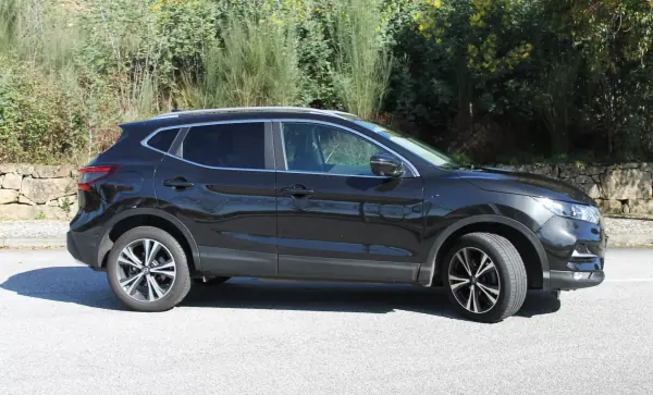 Nissan Qashqai 2018 - 19990 EUR, 87000 km - AUTO.MOTO.pt - 87000km - foto 5 de 37