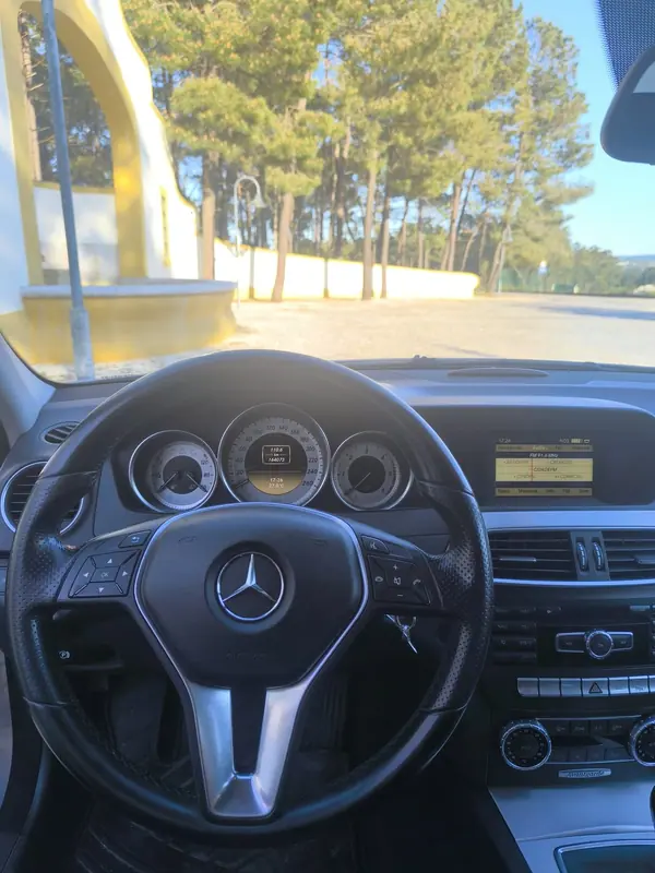 Mercedes-Benz C 220 2011 - 12500 EUR, 160000 km - AUTO.MOTO.pt - 160000km - foto 5 de 15