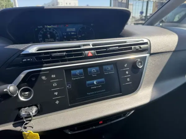 Citroën C4 Picasso 2015 - 14500 EUR, 138345 km - AUTO.MOTO.pt - 138345km - foto 18 de 39