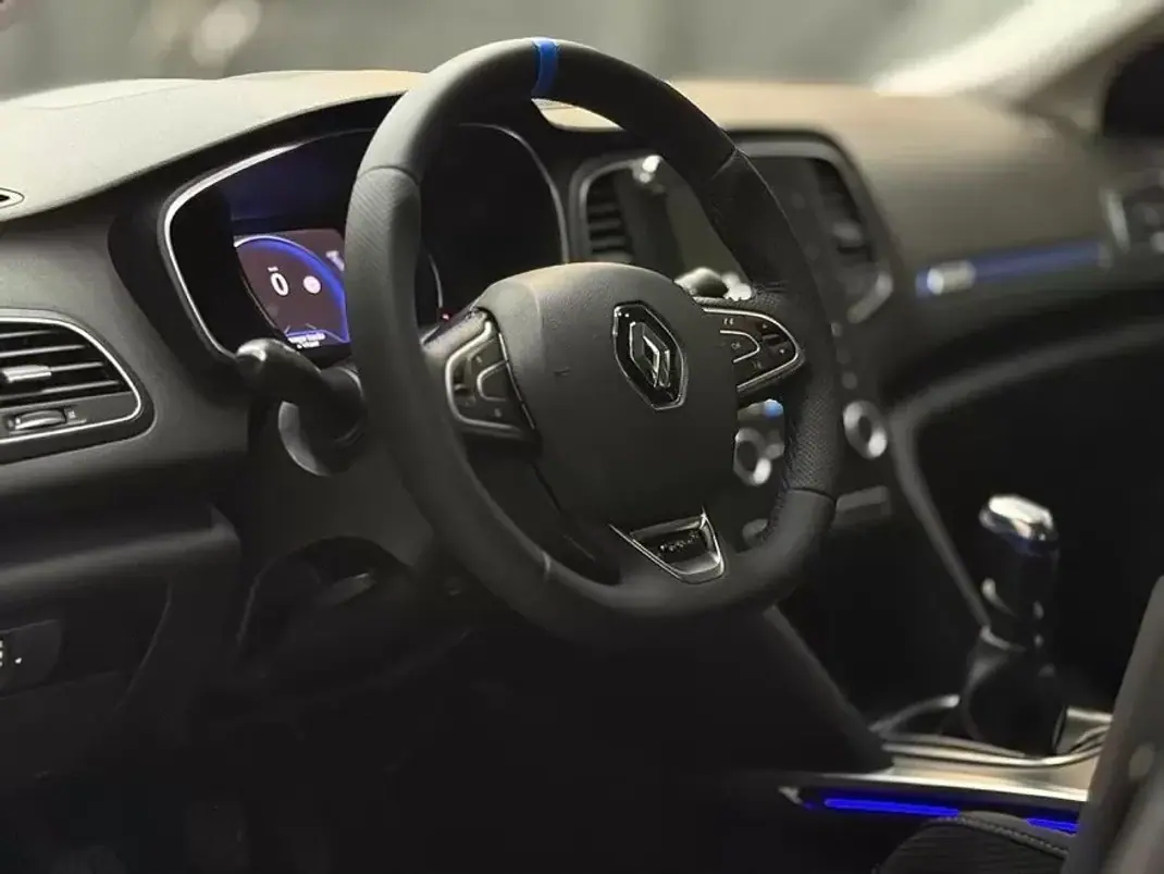 Renault Mégane 2018 - 14750 EUR, 159480 km - 159480km - foto 26 de 35