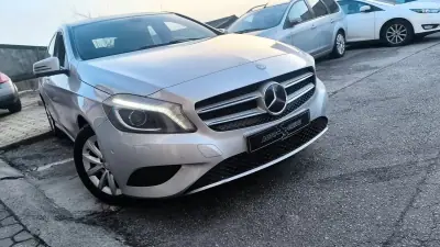 Mercedes-Benz A 180 2014 - 15800 EUR, 180000 km - AUTO.MOTO.pt - 180000km - foto 6 de 23