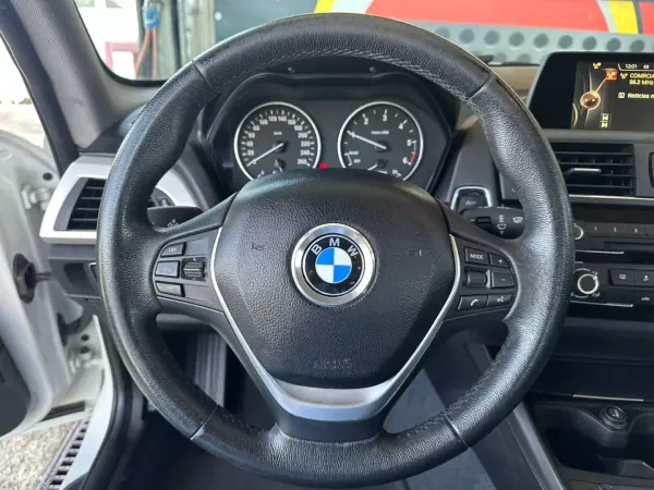 BMW 116 2017 - 17900 EUR, 127726 km - AUTO.MOTO.pt - 127726km - foto 14 de 30