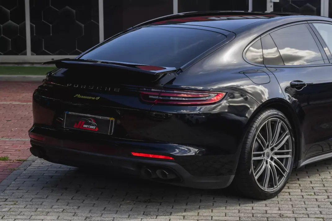Porsche Panamera 2019 - 61900 EUR, 108300 km - 108300km - foto 39 de 46