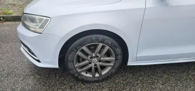 Volkswagen Jetta 2017 - 8990 EUR, 260000 km - AUTO.MOTO.pt - 260000km - foto 15 de 56