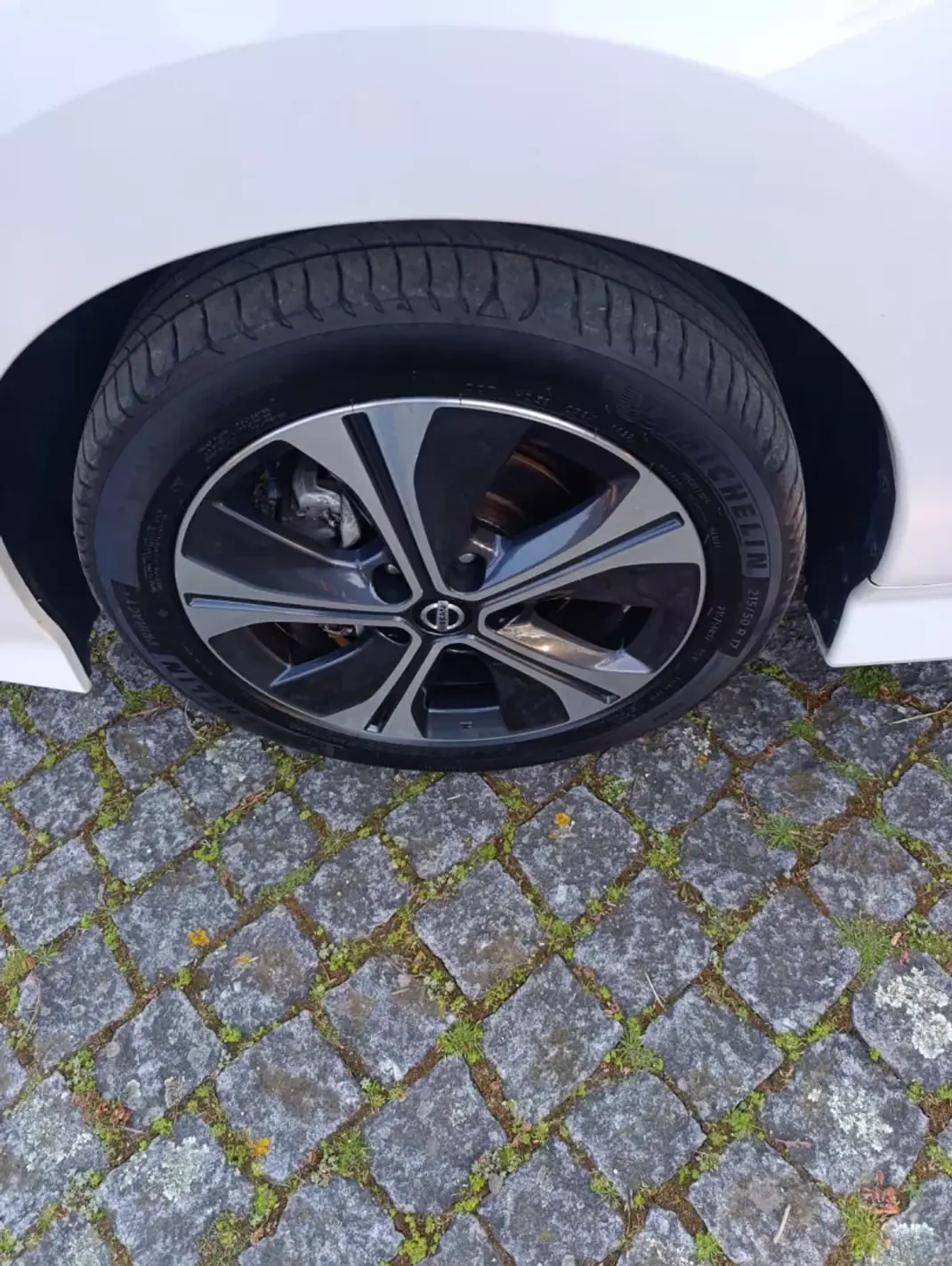 Nissan Leaf 2020 - 12500 EUR, 146861 km - AUTO.MOTO.pt - 146861km - foto 7 de 21