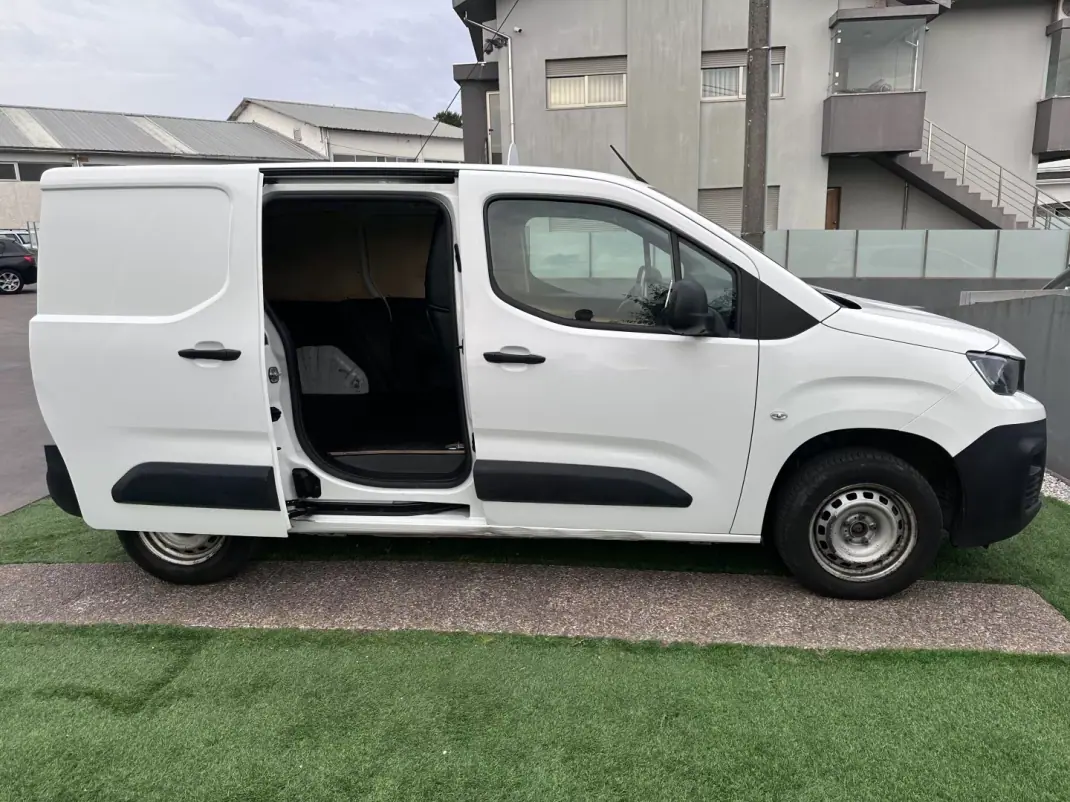 Peugeot Partner 1.5HDI 3lugares 2021 - 11900 EUR, 160000 km - AUTO.MOTO.pt - 160000km - foto 18 de 47