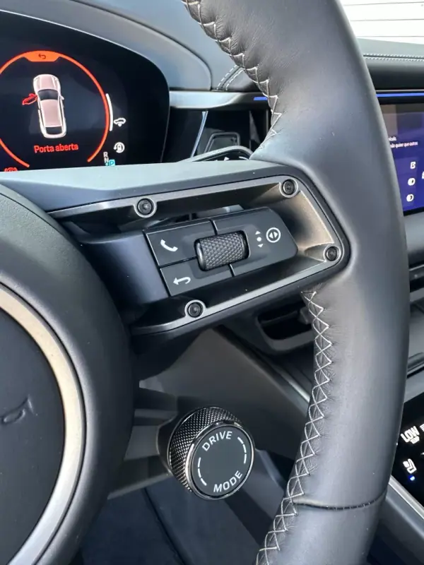 Porsche Macan 2025 - 127000 EUR, 12000 km - AUTO.MOTO.pt - 12000km - foto 63 de 80