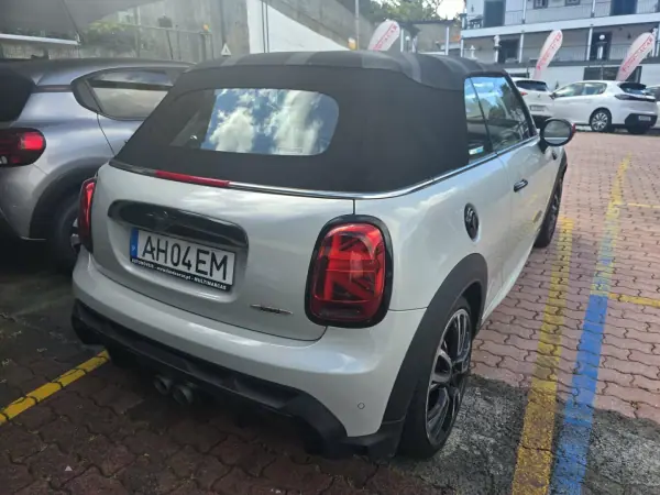 MINI John Cooper Works 2021 - 37000 EUR, 31000 km - AUTO.MOTO.pt - 31000km - foto 2 de 6