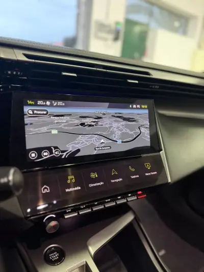 Peugeot e-308 2023 - 29990 EUR, 18850 km - AUTO.MOTO.pt - 18850km - foto 11 de 14