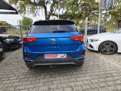 Volkswagen T-Roc 2019 - 15900 EUR, 130000 km - AUTO.MOTO.pt - 130000km - foto 5 de 14