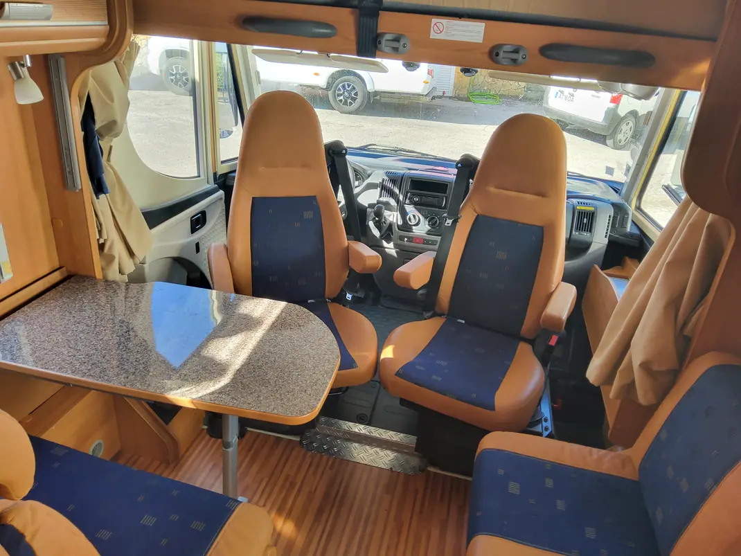 Fiat Ducato Maxi 2.3 130 2010 - 41600 EUR, 70000 km - AUTO.MOTO.pt - 70000km - foto 4 de 9
