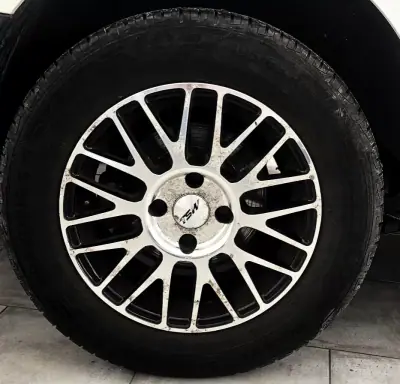 Citroën 2015 - 9999 EUR, 142000 km - AUTO.MOTO.pt - 142000km - foto 21 de 21