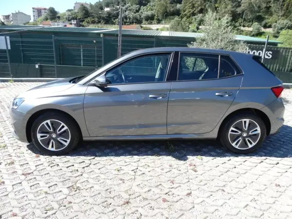 Skoda Fabia 2023 - 13890 EUR, 42937 km - AUTO.MOTO.pt - 42937km - foto 20 de 24