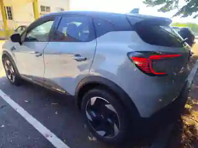 Renault Captur 2024 - 20990 EUR, 38700 km - 38700km - foto 4 de 10