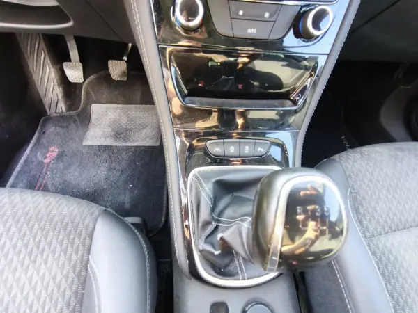Opel Astra Sports Tourer 2016 - 9900 EUR, 204000 km - 204000km - foto 12 de 18