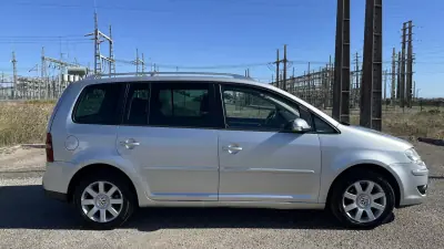 Volkswagen Touran 2007 - 6900 EUR, 315000 km - 315000km - foto 8 de 27