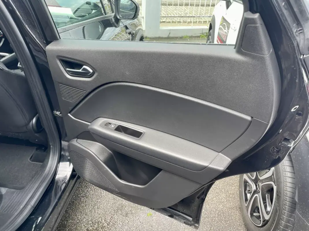 Renault Captur 2020 - 15750 EUR, 92616 km - AUTO.MOTO.pt - 92616km - foto 22 de 27