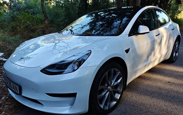 Tesla Model 3 2023 — foto 3 de 14