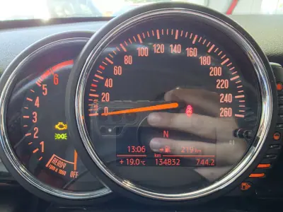 MINI 5 Portas 2017 - 13250 EUR, 135000 km - 135000km - foto 11 de 11