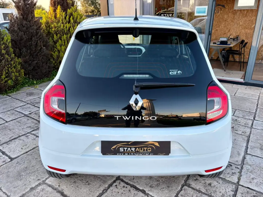 Renault Twingo 2020 - 10990 EUR, 79857 km - AUTO.MOTO.pt - 79857km - foto 4 de 12