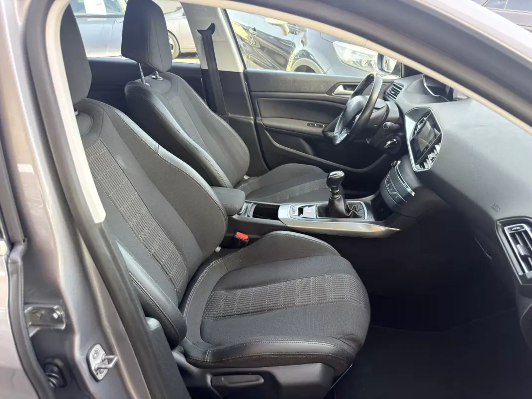 Peugeot 308 SW 2020 - 12990 EUR, 135191 km - AUTO.MOTO.pt - 135191km - foto 14 de 21