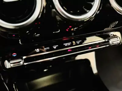 Mercedes-Benz CLA 180 2020 - 19950 EUR, 124000 km - AUTO.MOTO.pt - 124000km - foto 36 de 54
