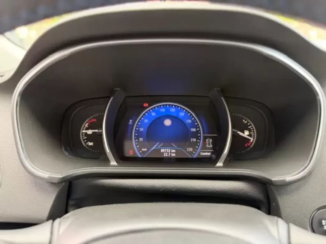 Renault Mégane 2018 - 16900 EUR, 89150 km - AUTO.MOTO.pt - 89150km - foto 3 de 12