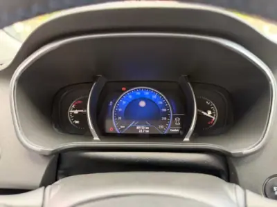 Renault Mégane 2018 - 16900 EUR, 89150 km - AUTO.MOTO.pt - 89150km - foto 3 de 12