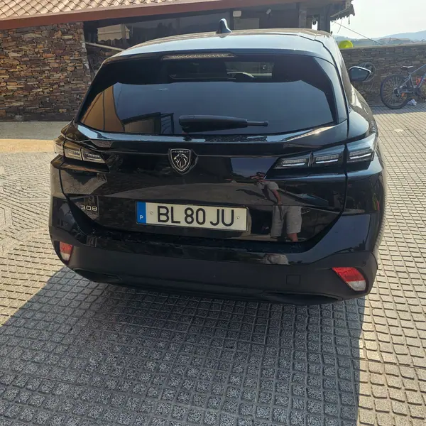 Peugeot 308 SW 2024 - 20000 EUR, 18000 km - AUTO.MOTO.pt - 18000km - foto 4 de 7
