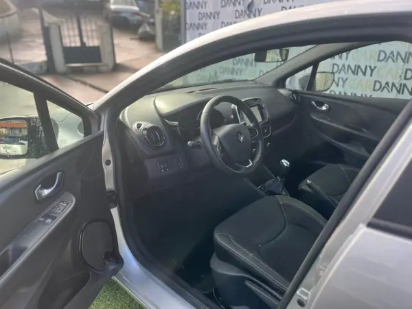 Renault Clio 2017 - 11900 EUR, 140000 km - AUTO.MOTO.pt - 140000km - foto 13 de 13