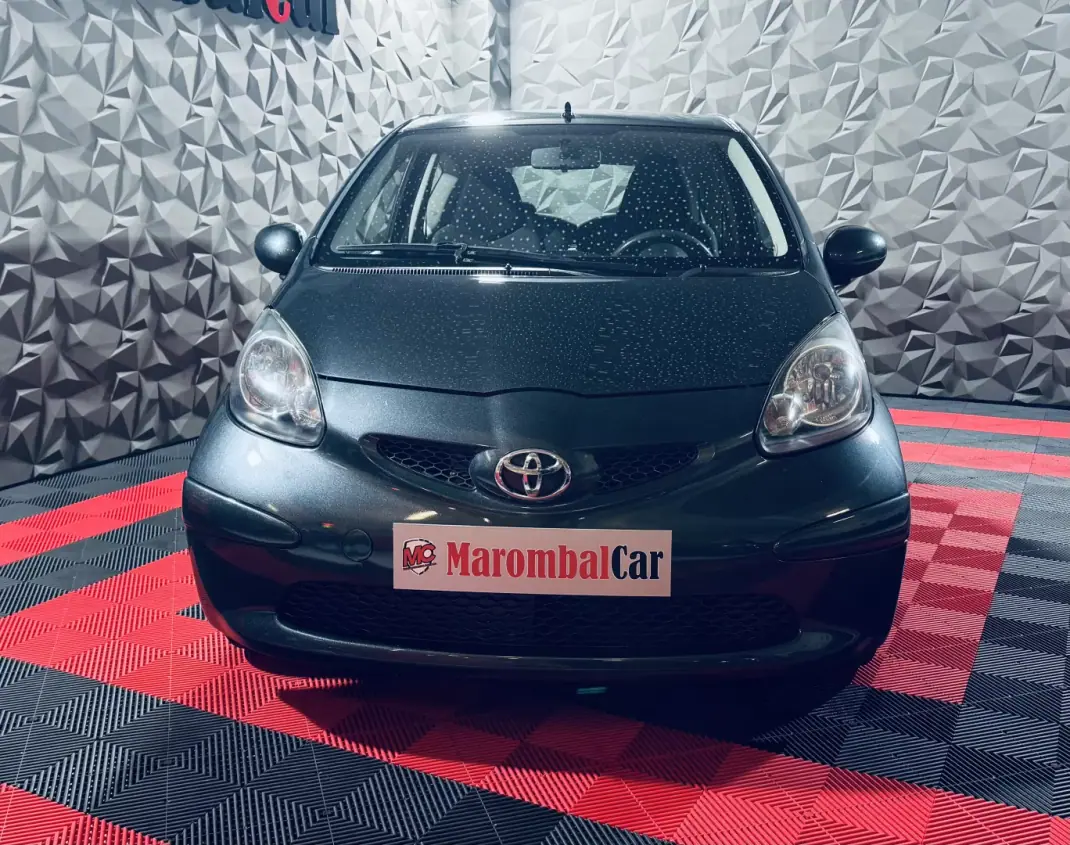 Toyota Aygo 2005 - 3990 EUR, 93218 km - AUTO.MOTO.pt - 93218km - foto 4 de 20