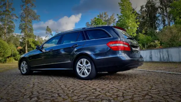 Mercedes-Benz E 220 2010 - 17450 EUR, 226000 km - AUTO.MOTO.pt - 226000km - foto 19 de 24