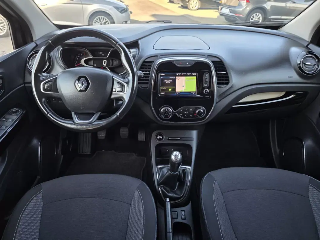 Renault Captur 2016 - 11990 EUR, 118000 km - AUTO.MOTO.pt - 118000km - foto 18 de 32