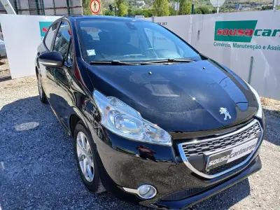 Peugeot 208 2014 - 7750 EUR, 84840 km - 84840km - foto 7 de 25