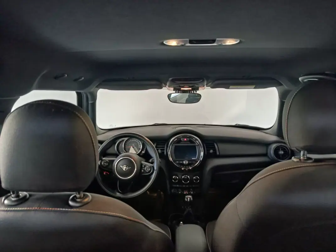 MINI Cooper 2019 - 16200 EUR, 80000 km - 80000km - foto 26 de 52