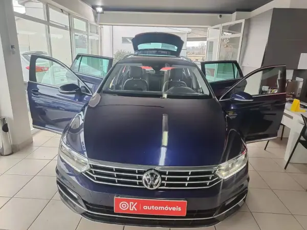 Volkswagen Passat Variant 2018 - 21990 EUR, 137500 km - AUTO.MOTO.pt - 137500km - foto 17 de 44