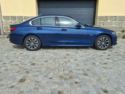 BMW 330 2021 - 27490 EUR, 63328 km - AUTO.MOTO.pt - 63328km - foto 4 de 16