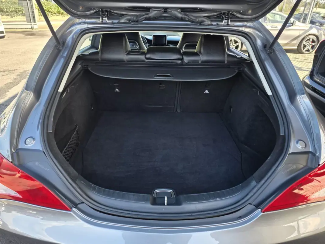 Mercedes-Benz CLA 180 2016 - 16990 EUR, 169000 km - AUTO.MOTO.pt - 169000km - foto 13 de 33